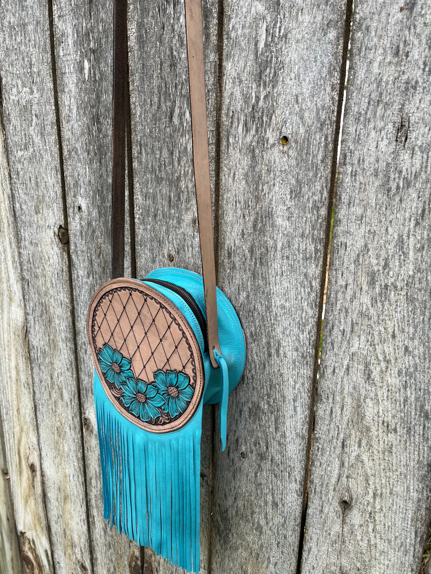 Turquoise round tooled purse